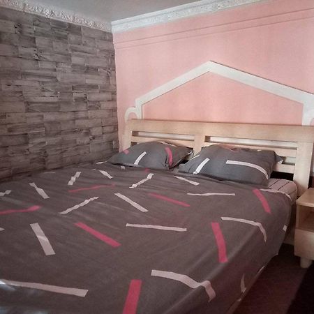 Квартира на площі Старий Ринок з балконом Лвив Екстериор снимка